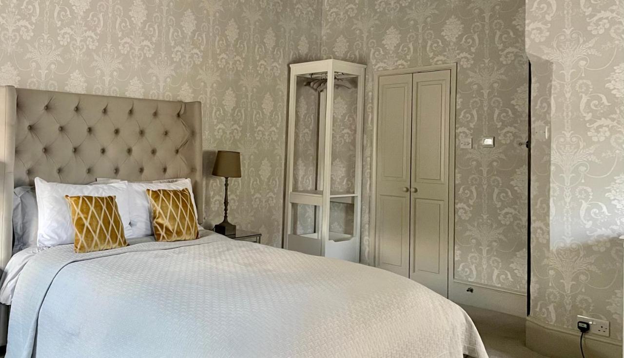 Old Daltongate House Bed & Breakfast Ulverston Bagian luar foto
