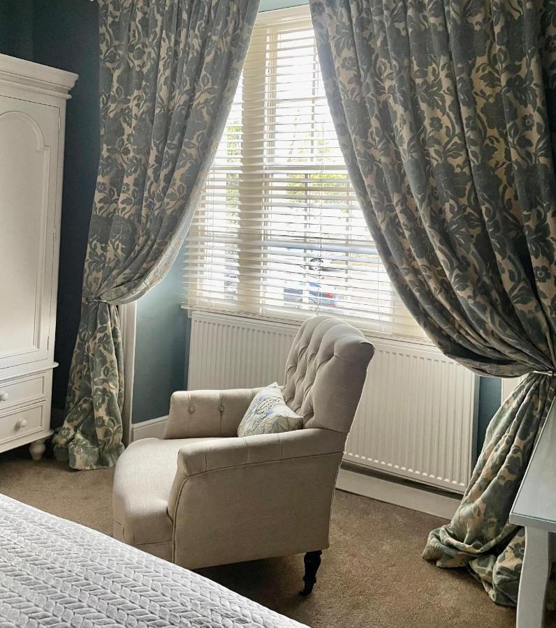 Old Daltongate House Bed & Breakfast Ulverston Bagian luar foto