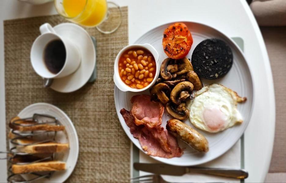 Old Daltongate House Bed & Breakfast Ulverston Bagian luar foto